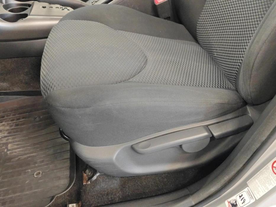 TOYOTA RAV4 2011