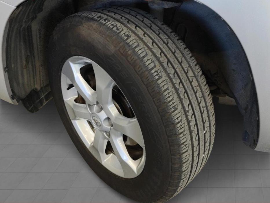 TOYOTA RAV4 2011