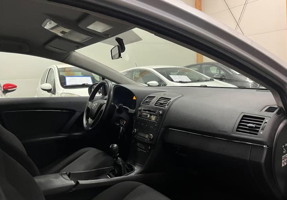 TOYOTA Avensis 2009