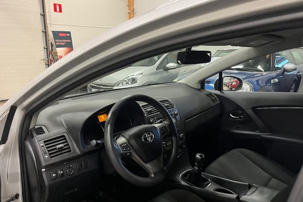 TOYOTA Avensis 2009