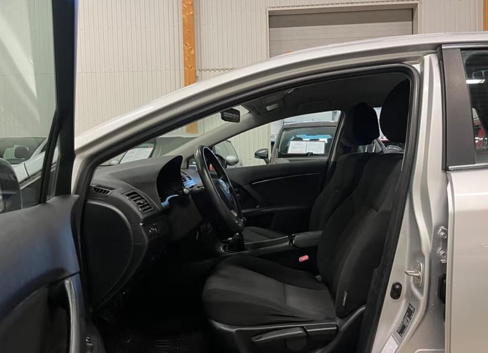 TOYOTA Avensis 2009