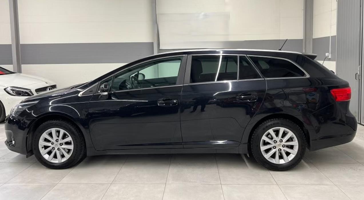 TOYOTA AVENSIS 2015