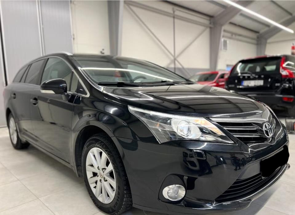 TOYOTA AVENSIS 2015