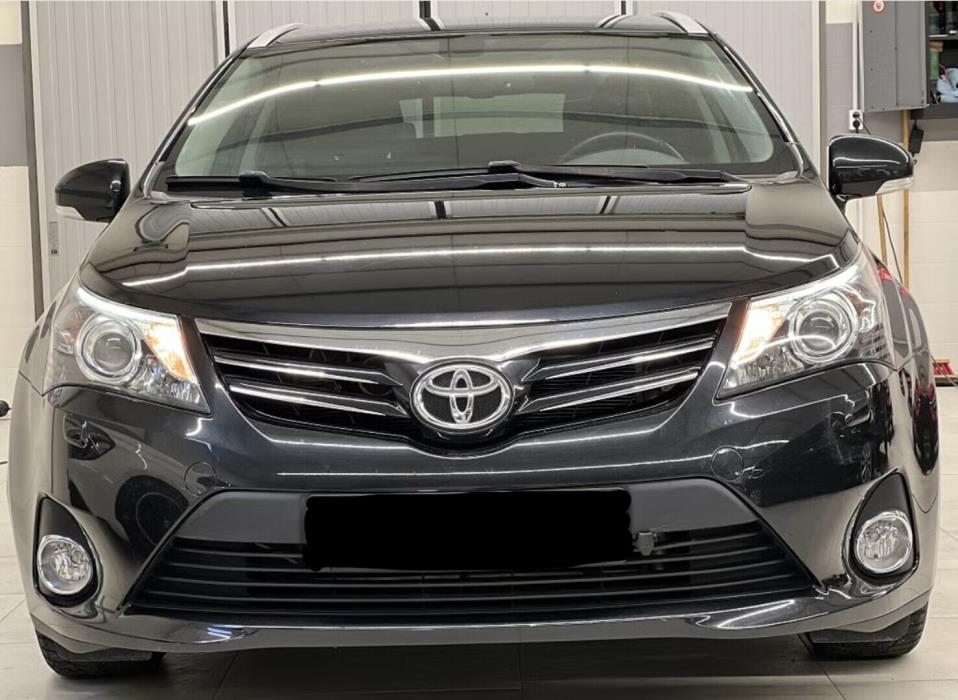 TOYOTA AVENSIS 2015