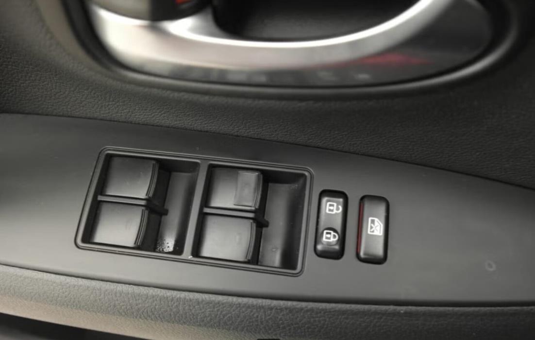 TOYOTA AVENSIS 2018