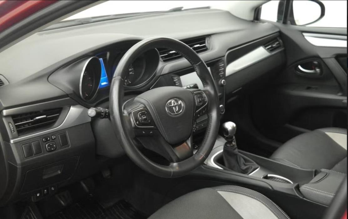 TOYOTA AVENSIS 2018