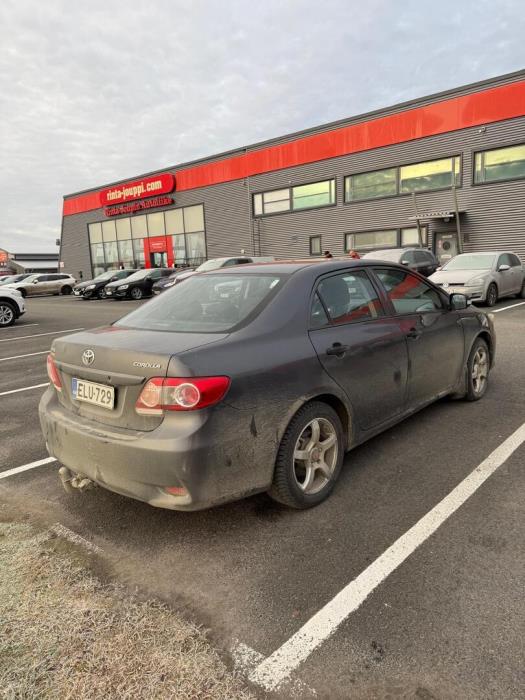 TOYOTA Corolla 2011