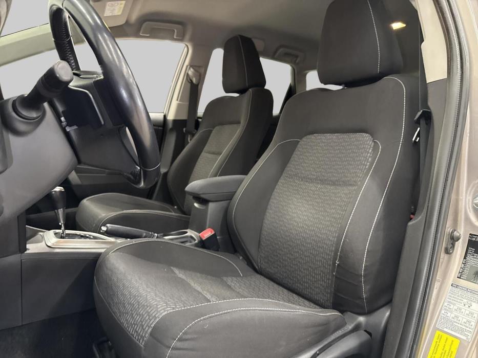 TOYOTA Auris 2015