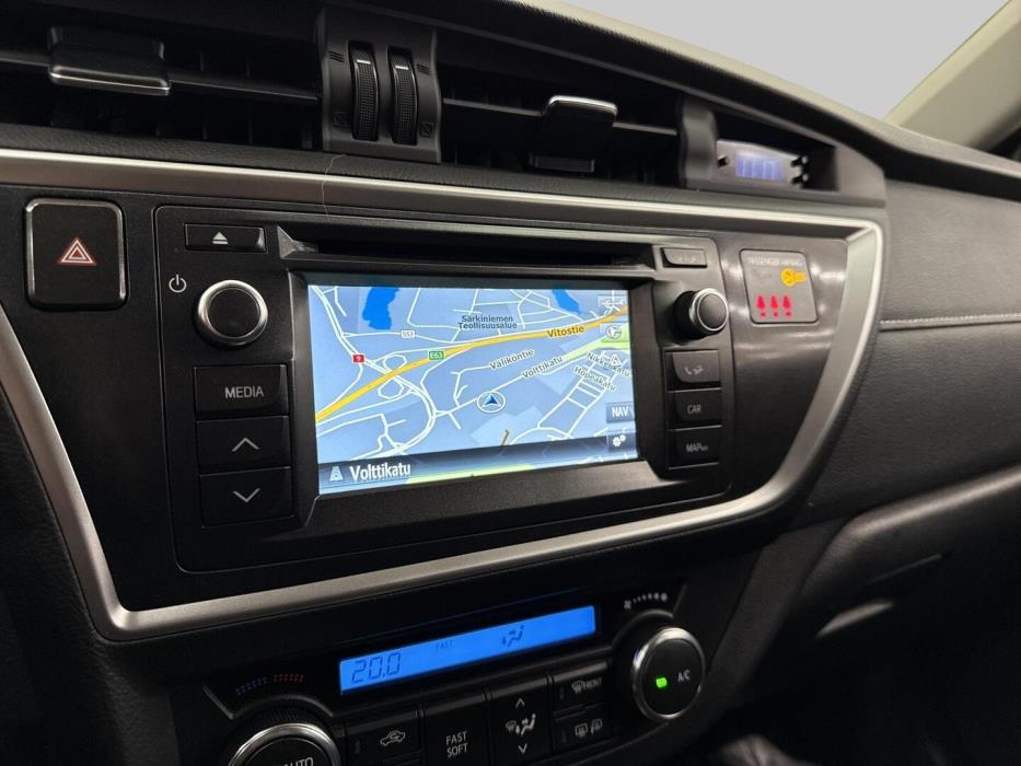 TOYOTA Auris 2015