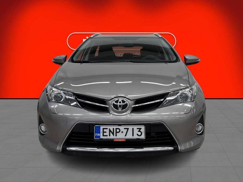 TOYOTA Auris 2015