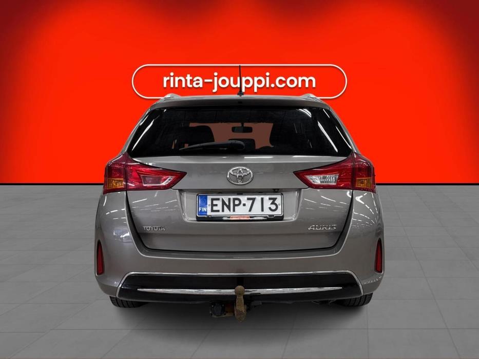 TOYOTA Auris 2015