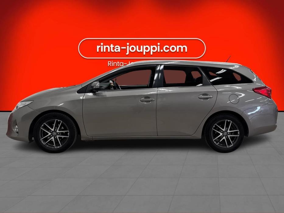 TOYOTA Auris 2015