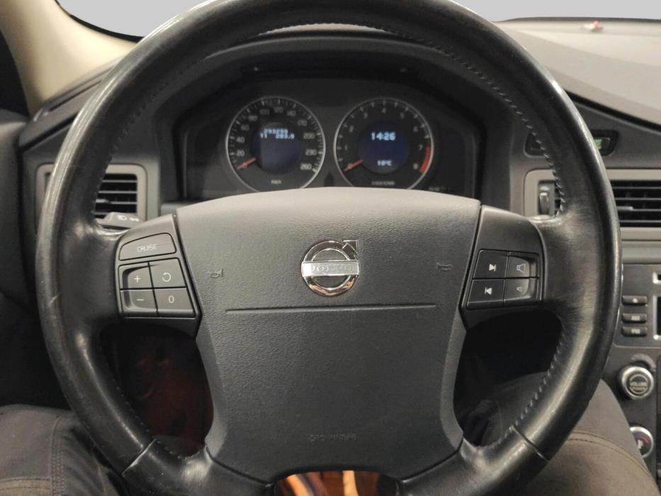 VOLVO V70 2008