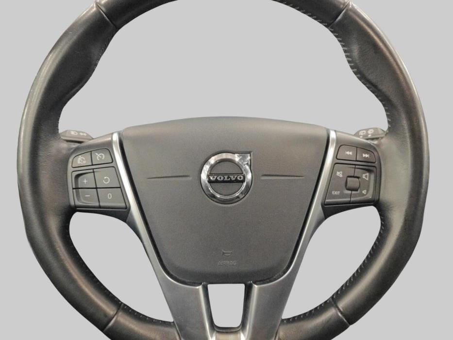 VOLVO V40 2017
