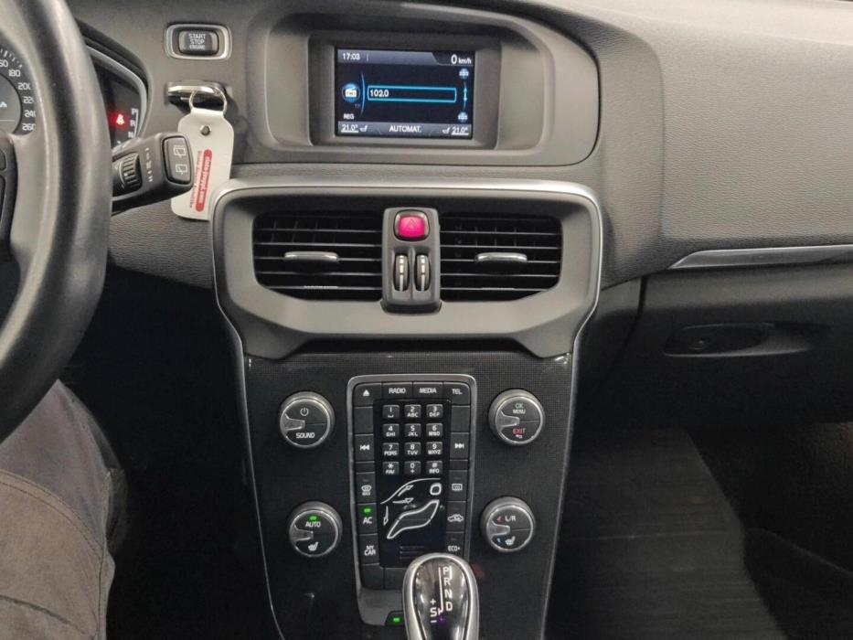 VOLVO V40 2017