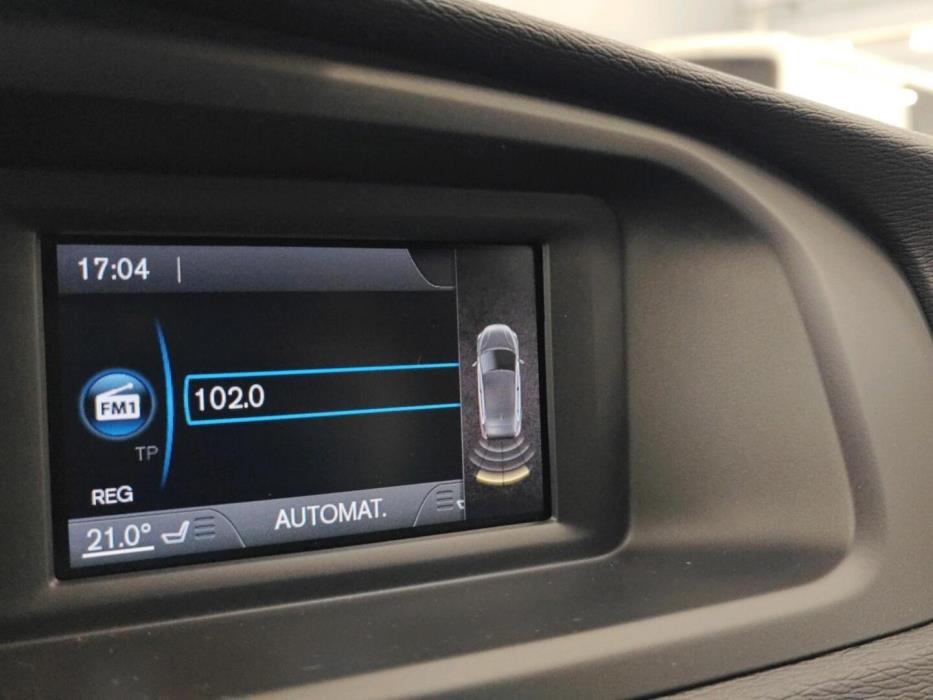 VOLVO V40 2017