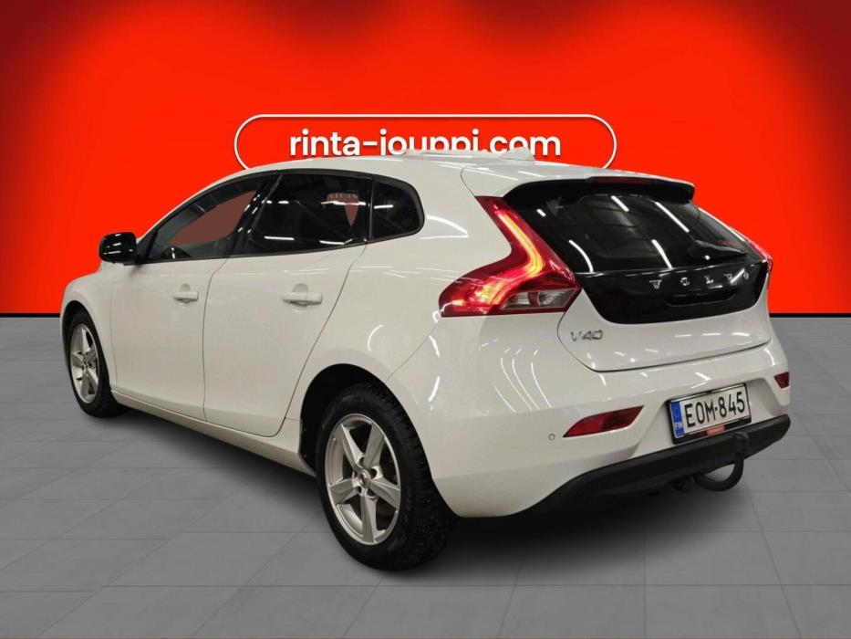 VOLVO V40 2017