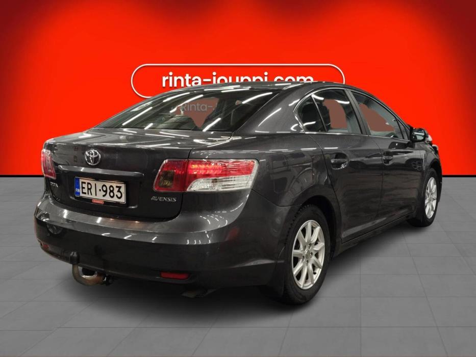 TOYOTA Avensis 2011