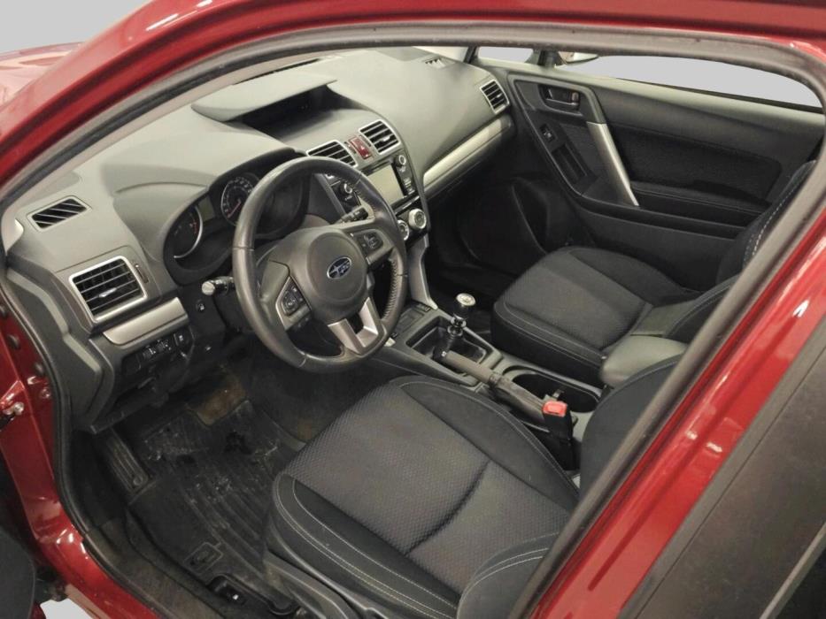 SUBARU Forester 2017
