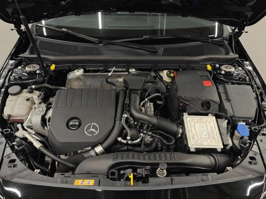 MERCEDES-BENZ A 2021