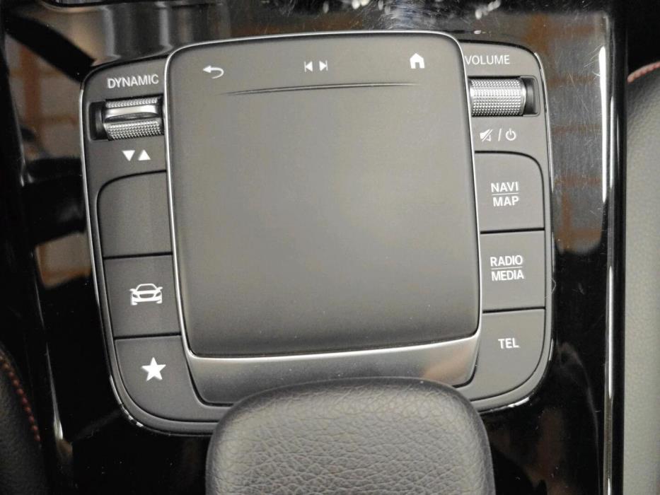 MERCEDES-BENZ A 2021