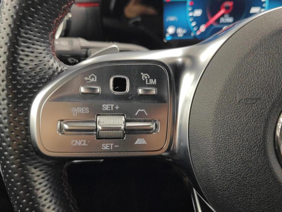 MERCEDES-BENZ A 2021