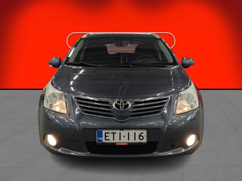 TOYOTA Avensis 2011