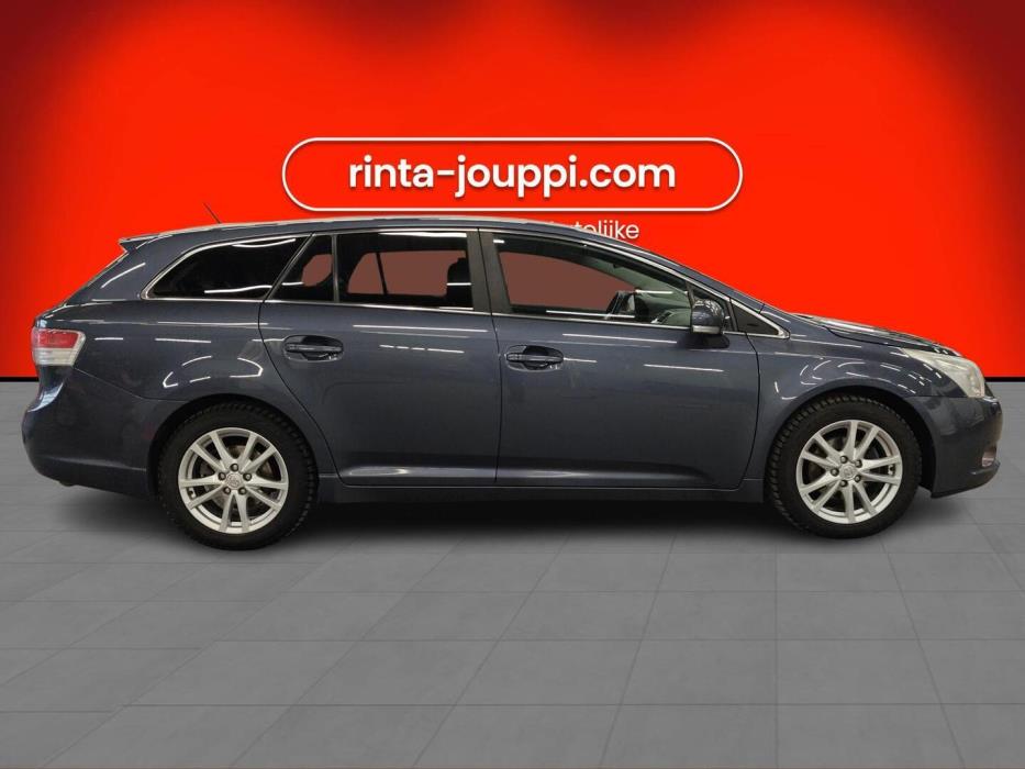 TOYOTA Avensis 2011