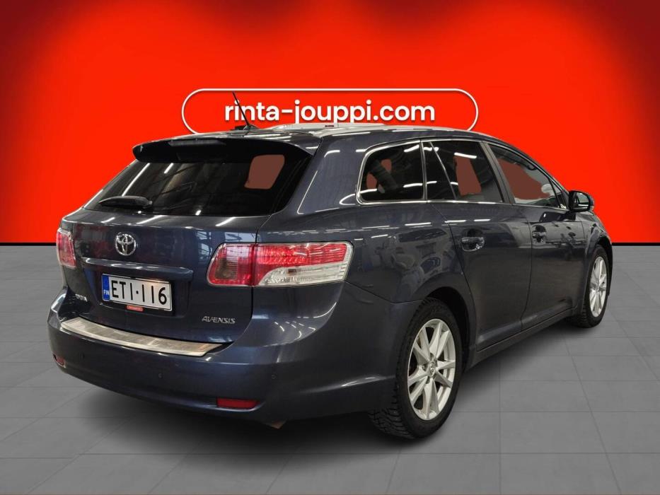 TOYOTA Avensis 2011