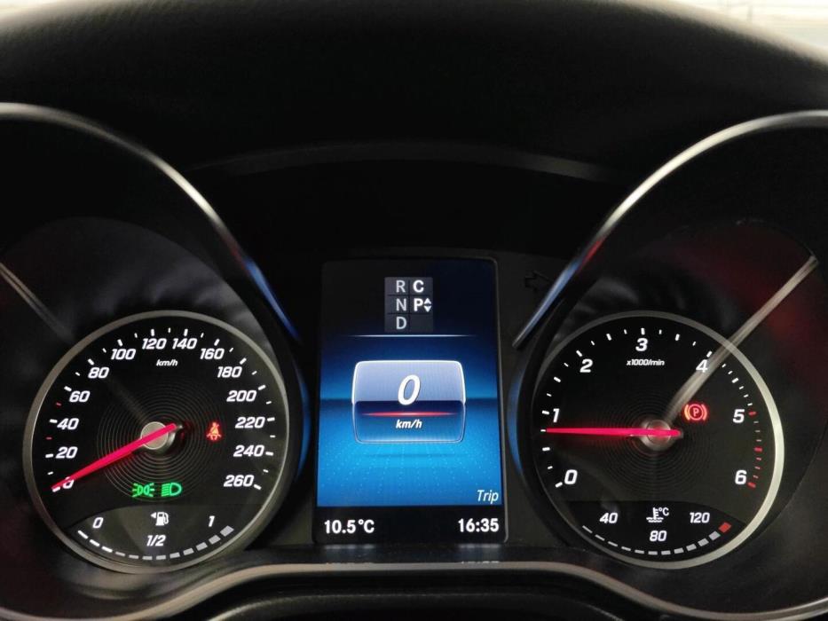 MERCEDES-BENZ V 2022