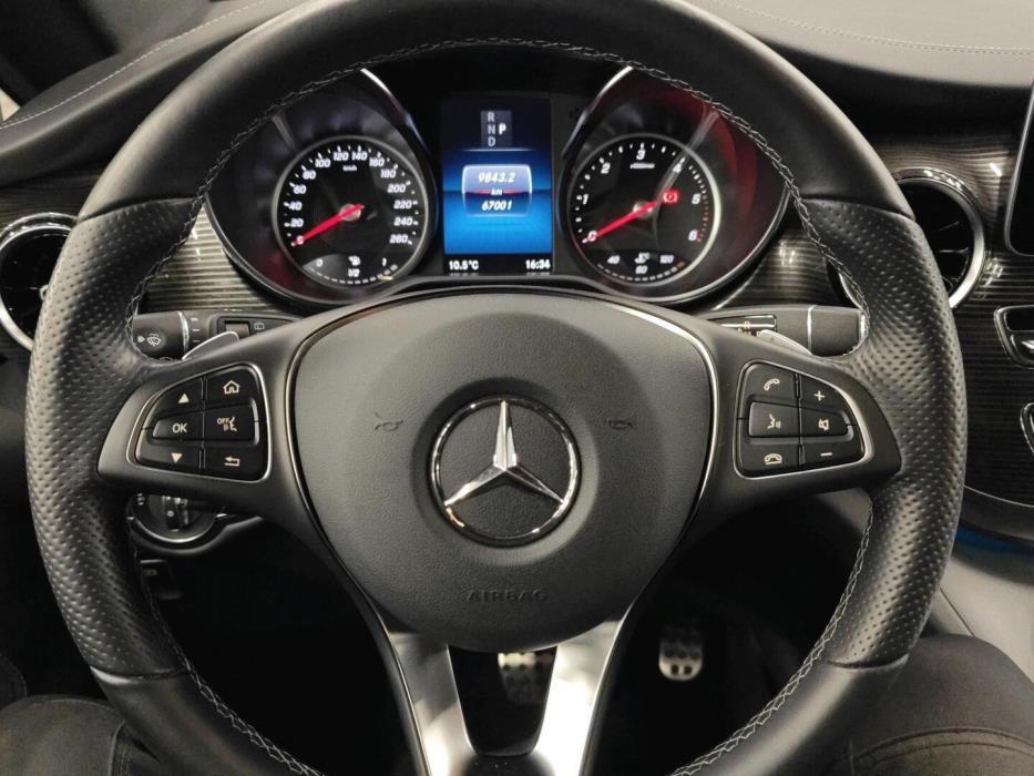 MERCEDES-BENZ V 2022