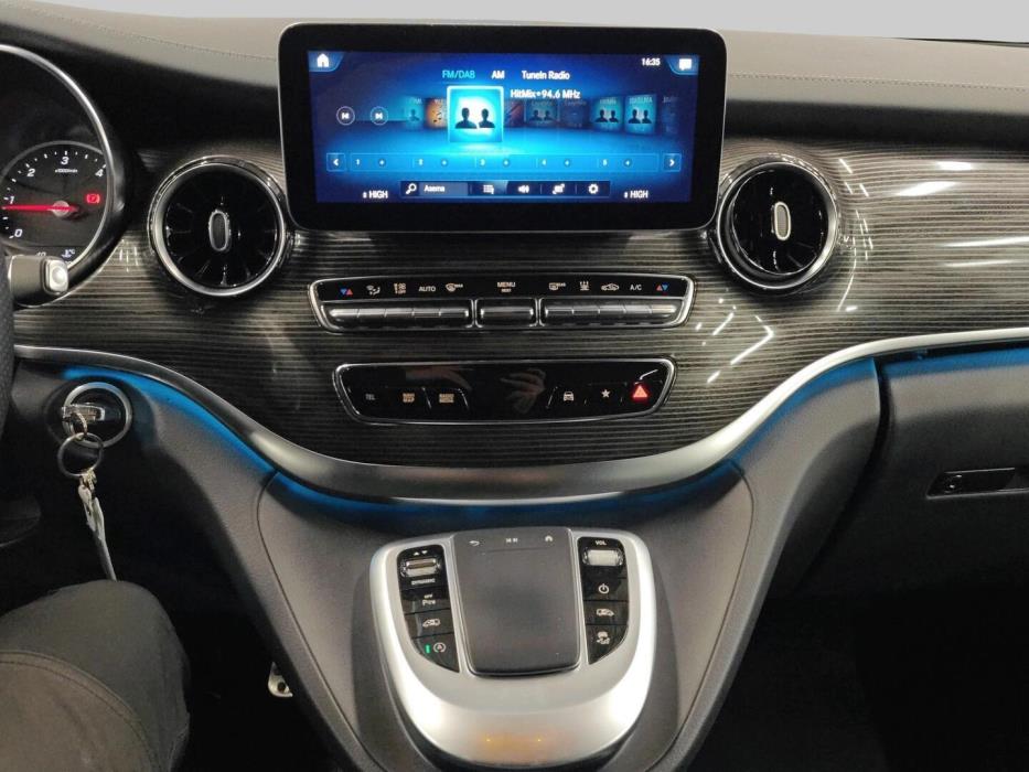 MERCEDES-BENZ V 2022