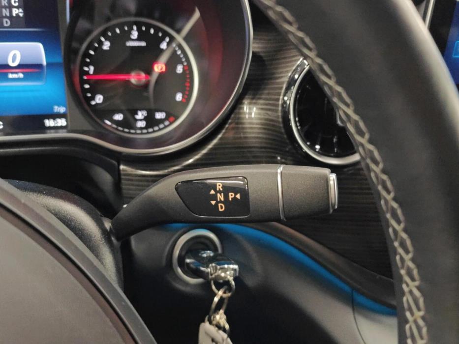 MERCEDES-BENZ V 2022