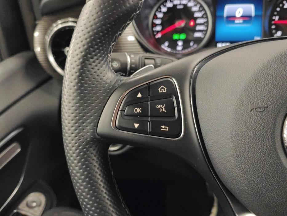 MERCEDES-BENZ V 2022