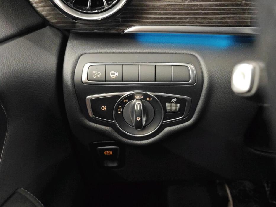 MERCEDES-BENZ V 2022