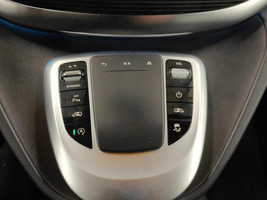 MERCEDES-BENZ V 2022