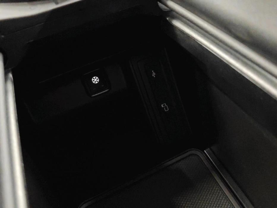 MERCEDES-BENZ V 2022