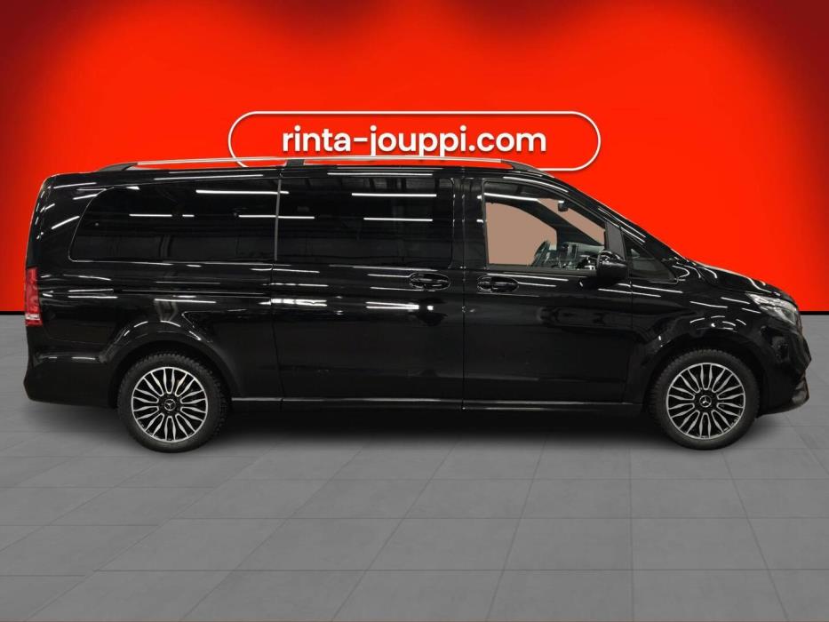 MERCEDES-BENZ V 2022