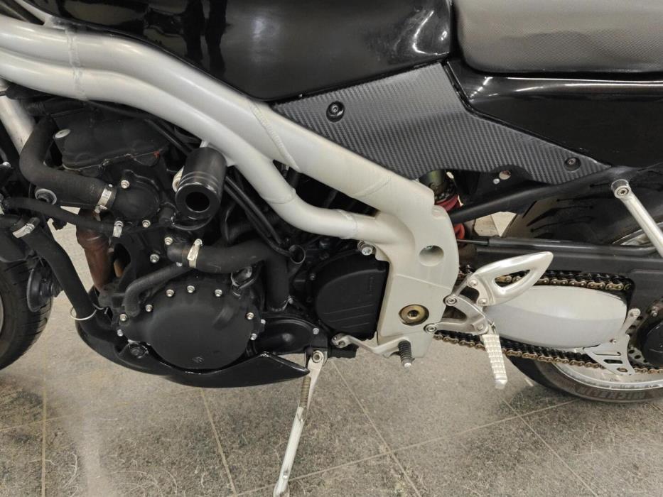 TRIUMPH SPEED TRIPLE 2005
