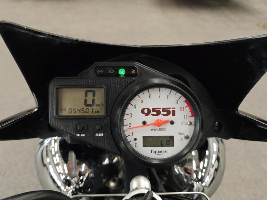 TRIUMPH SPEED TRIPLE 2005
