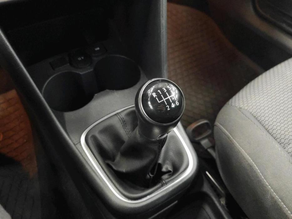 VOLKSWAGEN Polo 2015