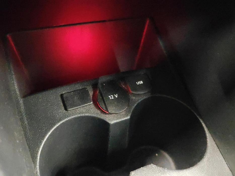 VOLKSWAGEN Polo 2015