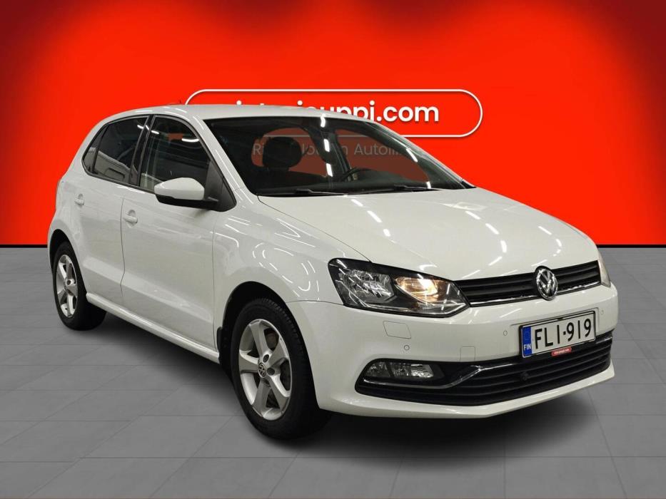VOLKSWAGEN Polo 2015