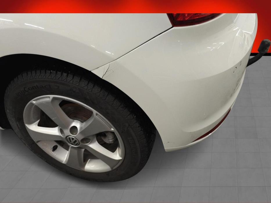 VOLKSWAGEN Polo 2015