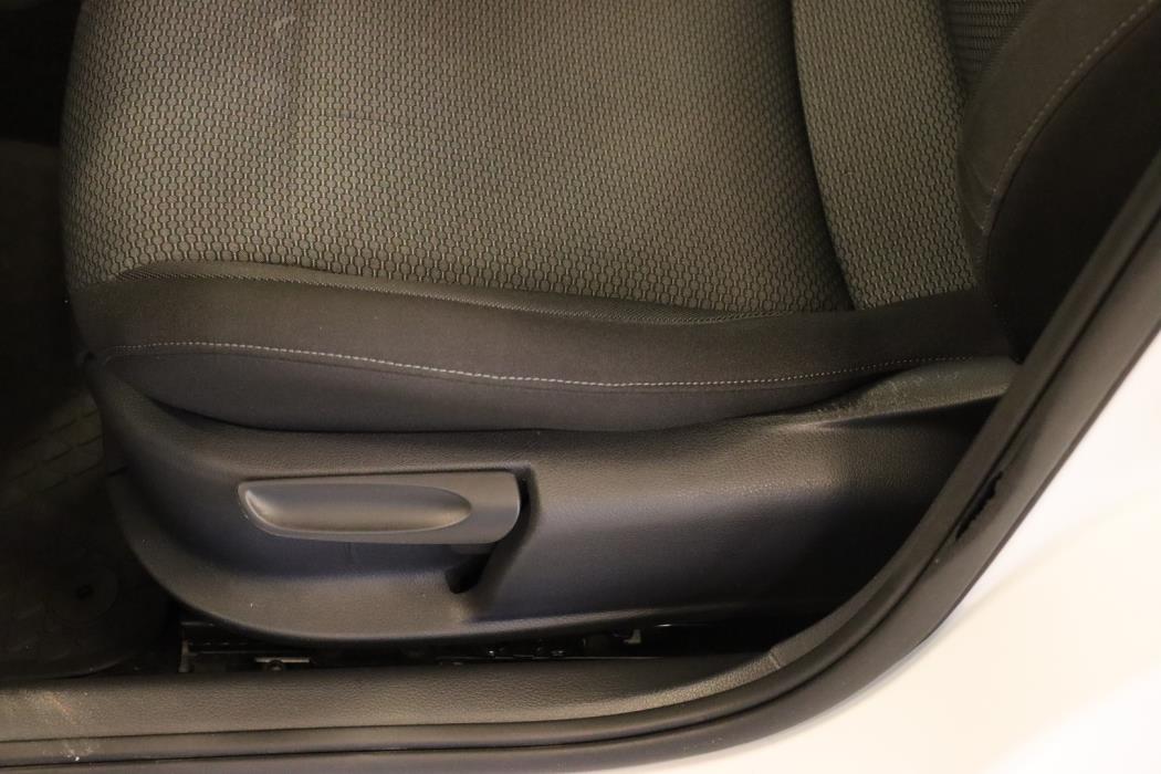 VOLKSWAGEN Polo 2015