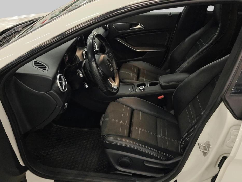 MERCEDES-BENZ CLA 2016