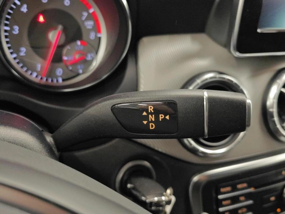 MERCEDES-BENZ CLA 2016