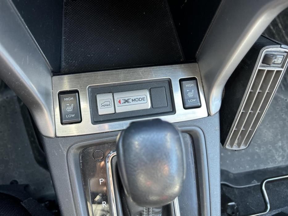 SUBARU Forester 2015