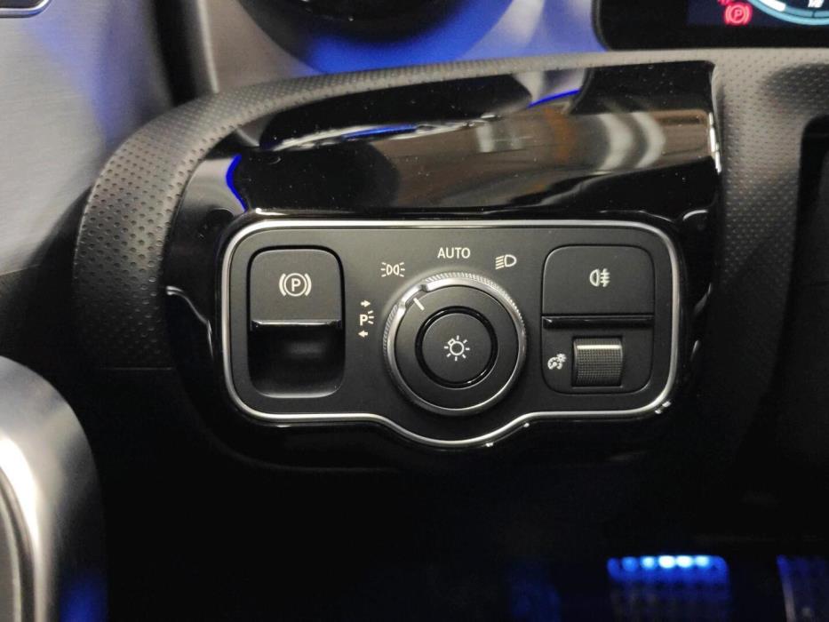 MERCEDES-BENZ CLA 2021