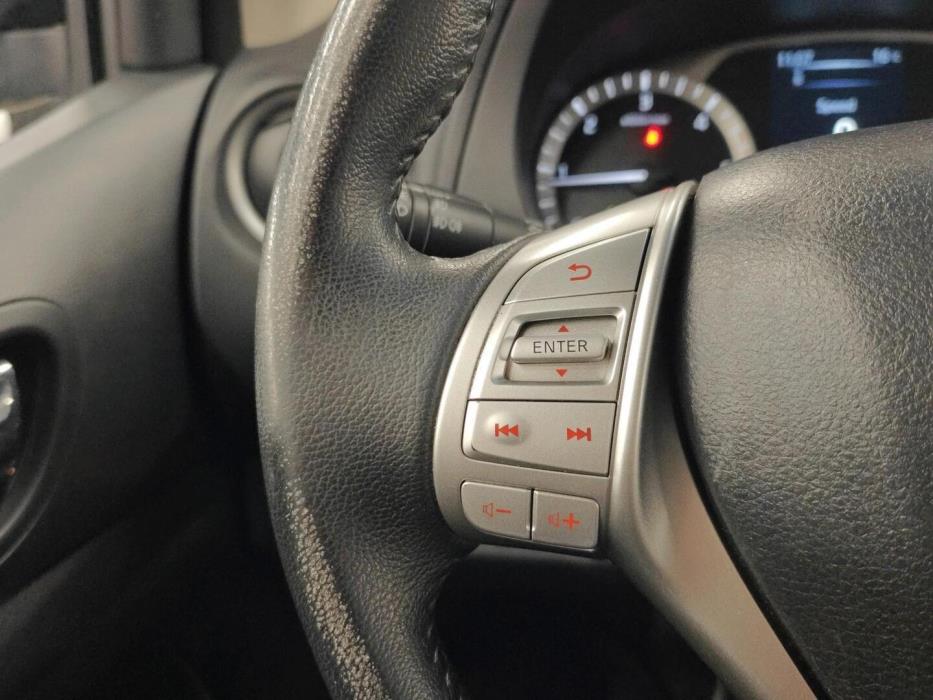 NISSAN Navara 2017